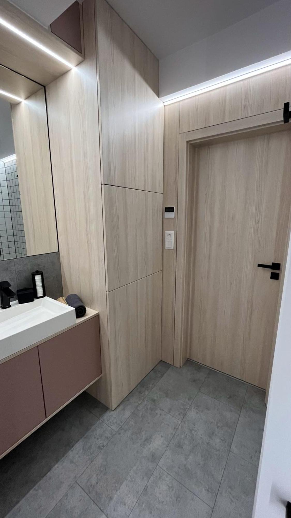 Apartmanhrabovob14 鲁容贝罗克 外观 照片