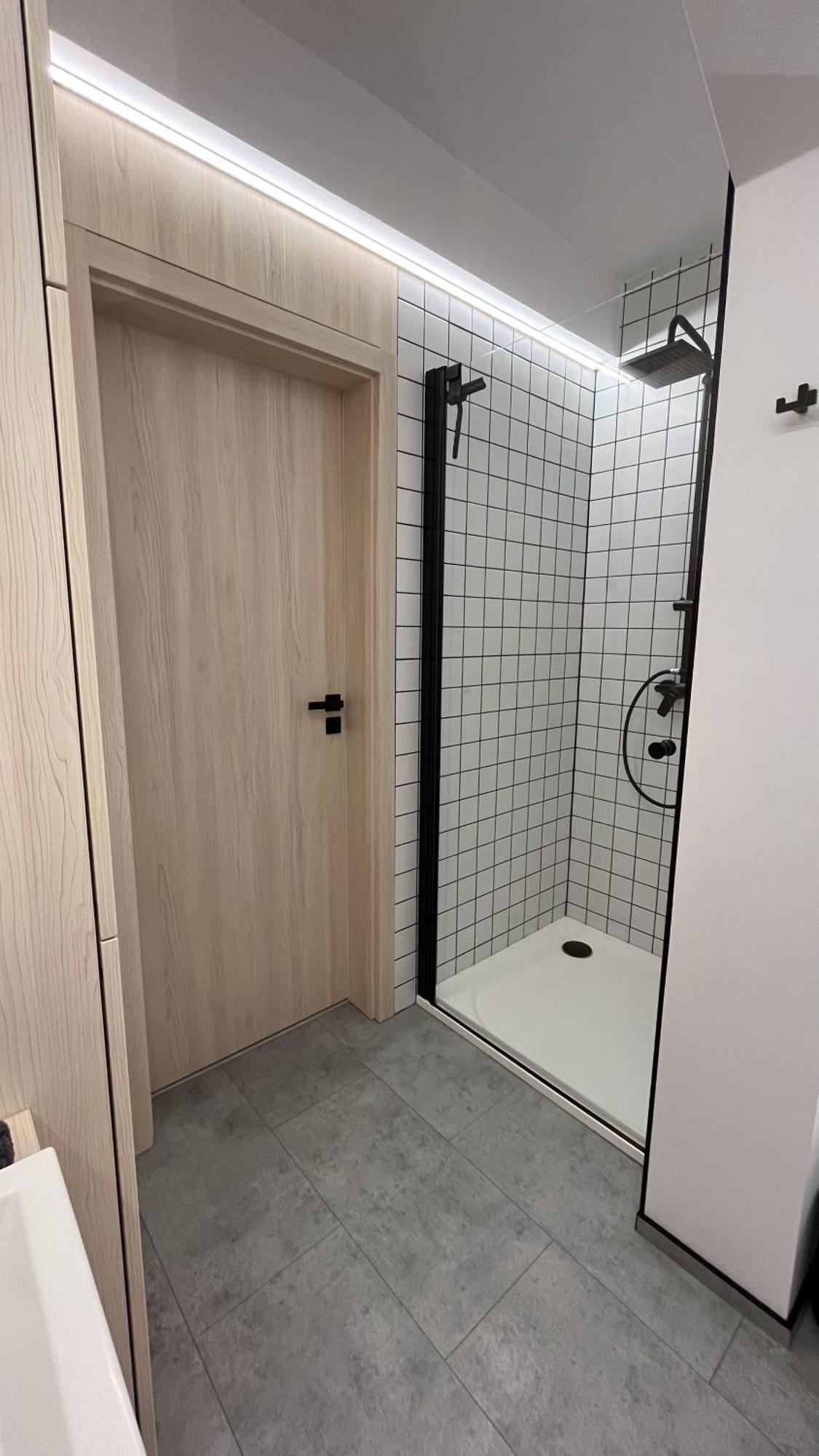 Apartmanhrabovob14 鲁容贝罗克 外观 照片